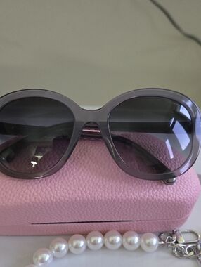 CHANEL Sunglasses AUTHENTIC In Excellent Condition. 5328